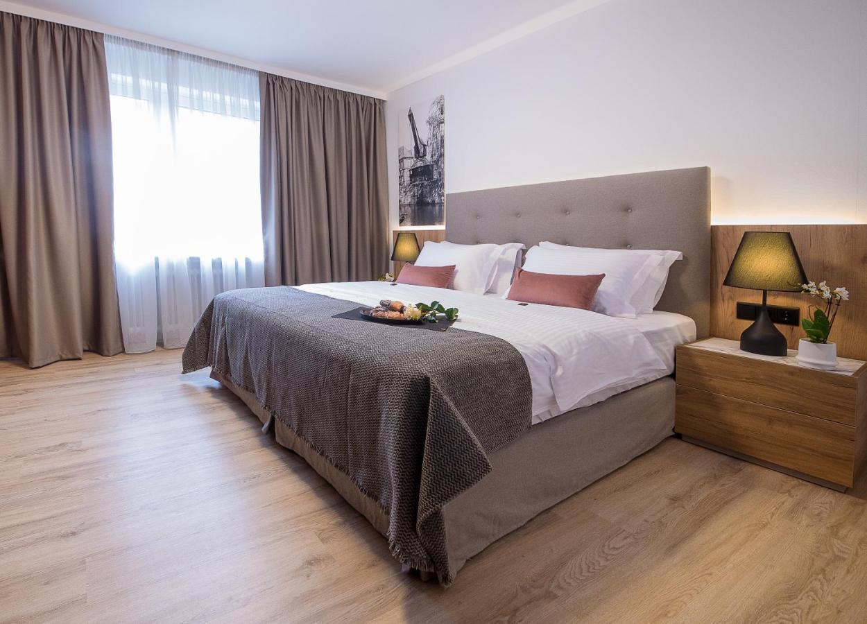 Gaestehaus Zum Roten Hahn Lüneburg Esterno foto