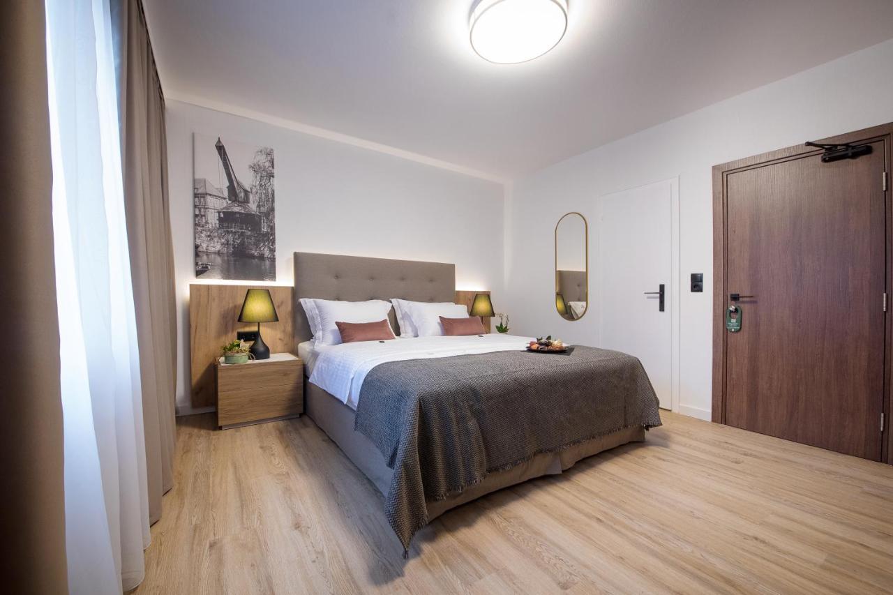 Gaestehaus Zum Roten Hahn Lüneburg Esterno foto