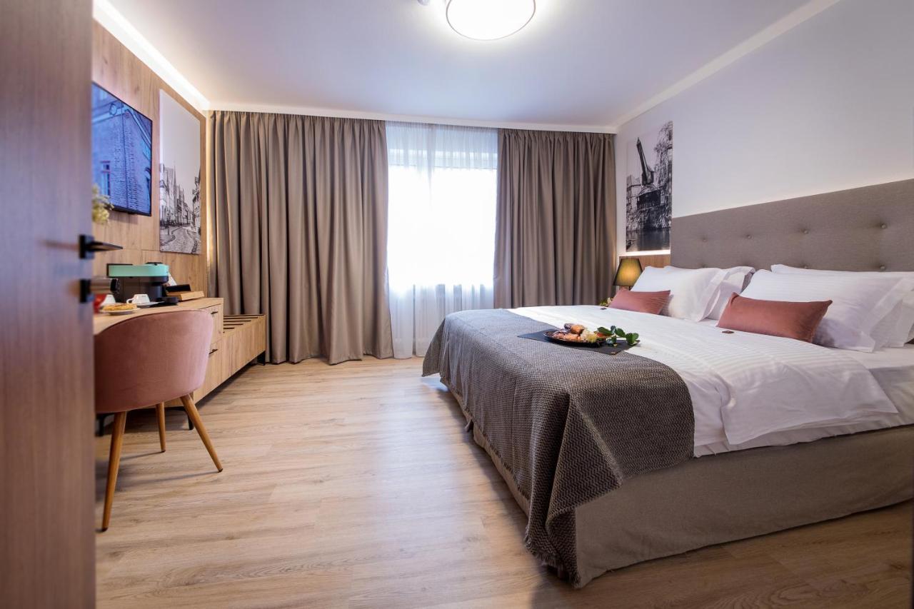 Gaestehaus Zum Roten Hahn Lüneburg Esterno foto