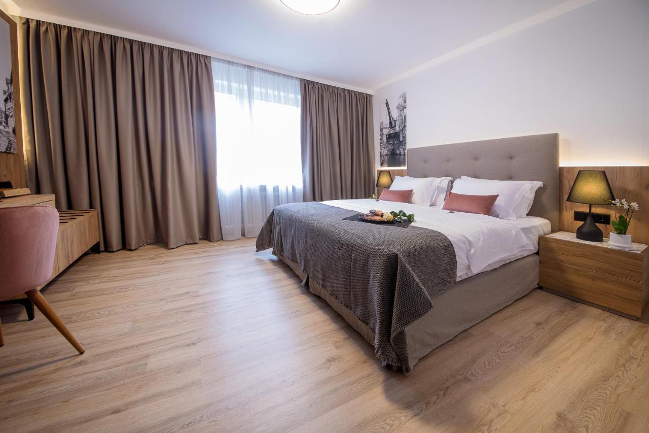 Gaestehaus Zum Roten Hahn Lüneburg Esterno foto